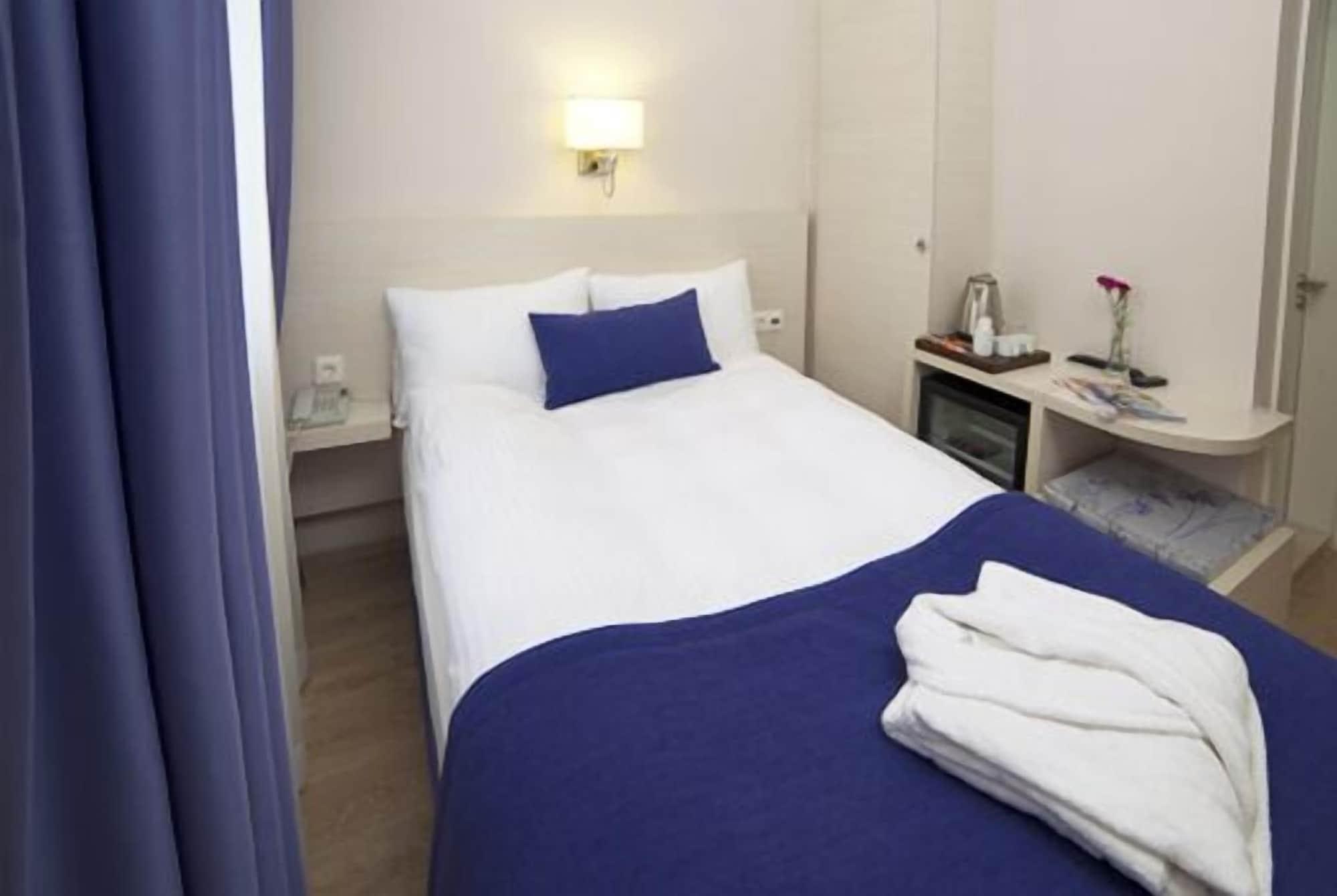 Walk In Hotel Σμύρνη Εξωτερικό φωτογραφία