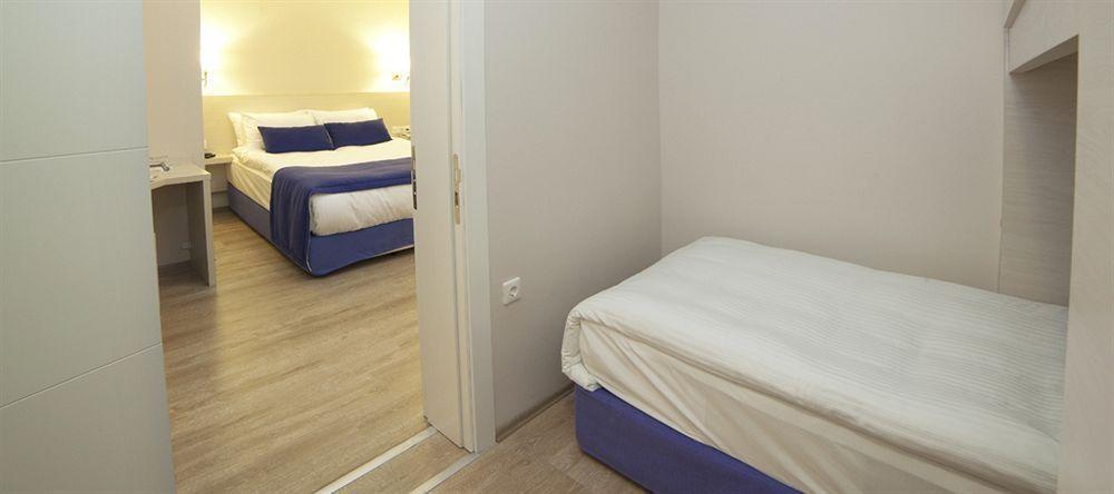 Walk In Hotel Σμύρνη Εξωτερικό φωτογραφία